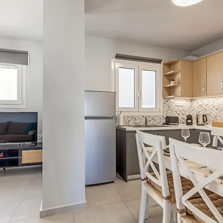 Isokratous Apartment *