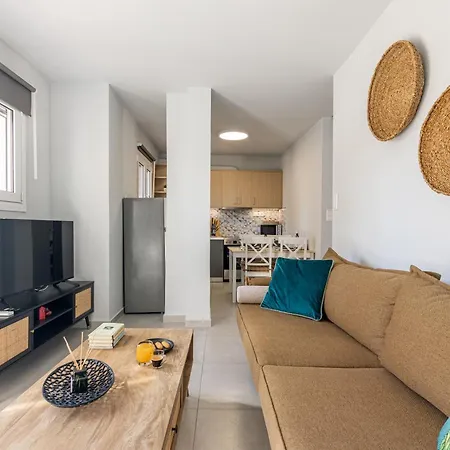Isokratous Apartment *